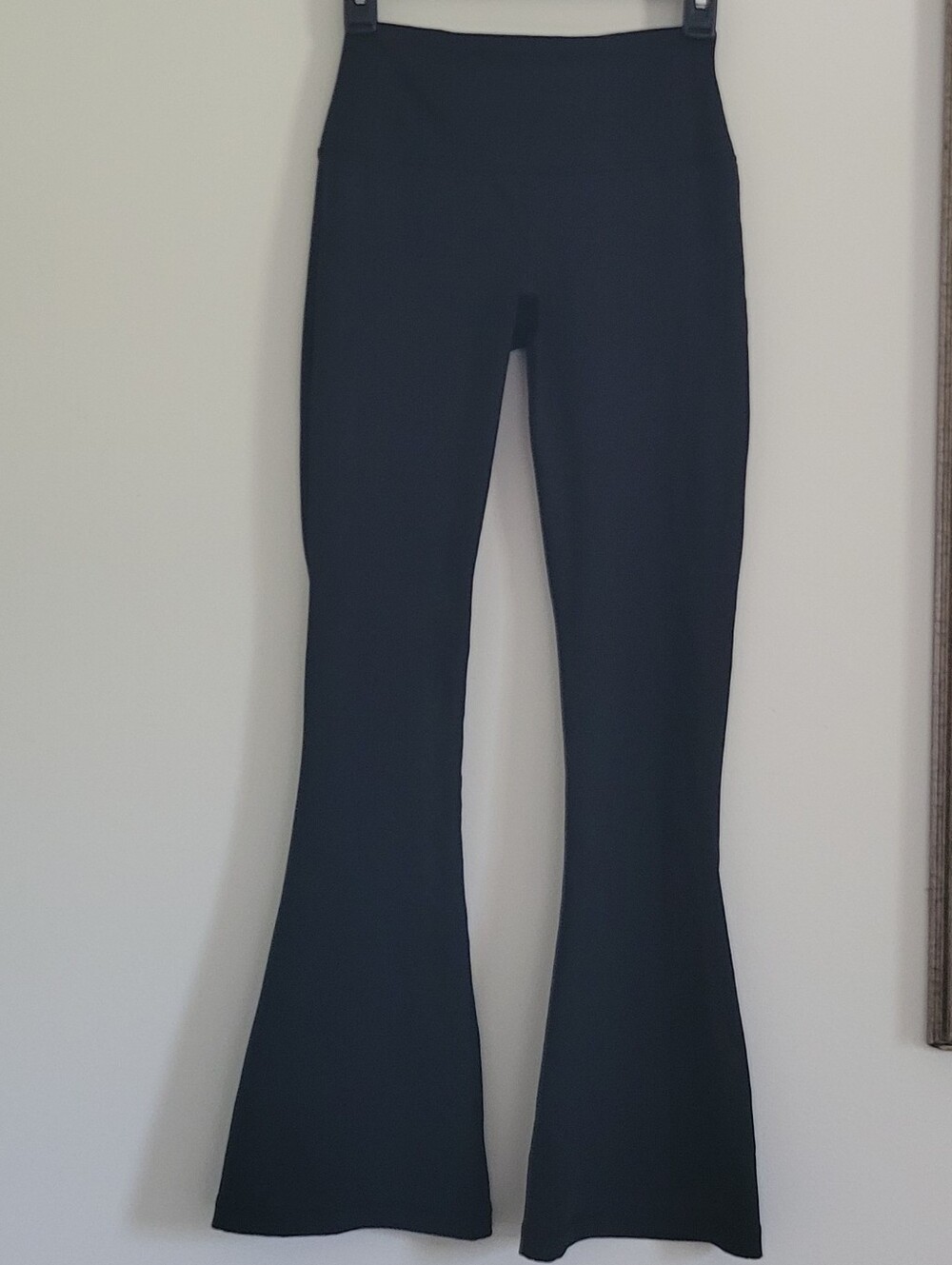 90 Degree by Reflex Black Felix Lux Rib Rachel 7/8 Micro Flared Leggings. SZ: S
